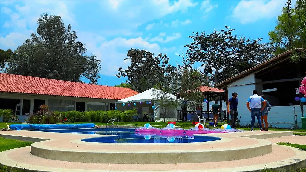Hosteria Country House Quinta Carlota Quito Hostel