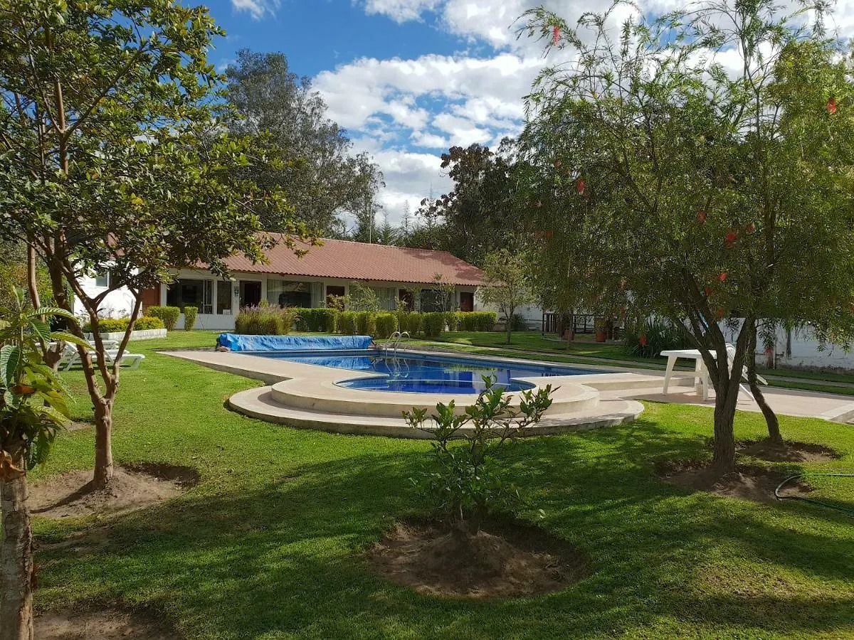 Hostel Hosteria Country House Quinta Carlota Quito Ecuador