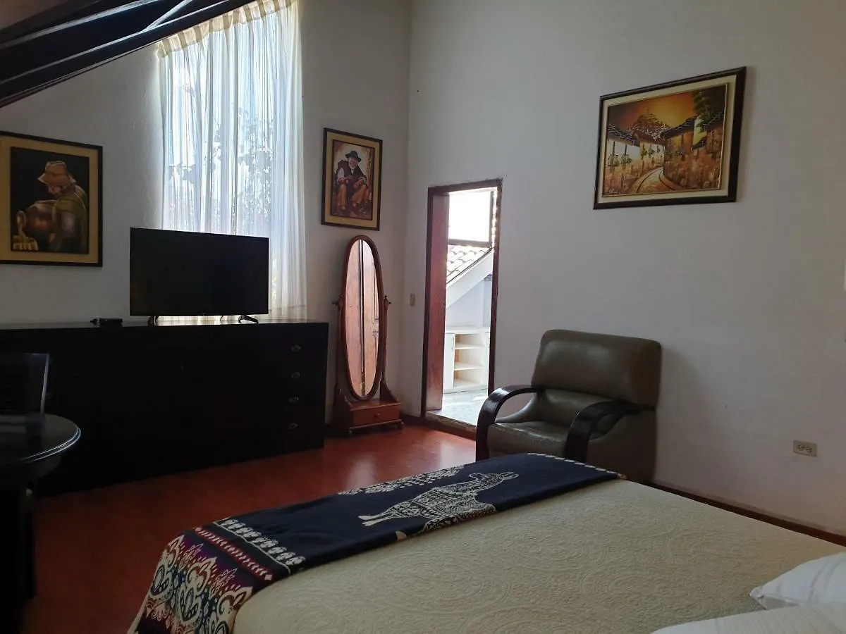 Hosteria Country House Quinta Carlota Quito Hostel